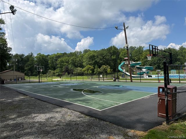 19 Helene Circle, Woodbury, NY 10930