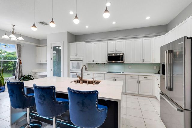 19084 Skyridge Circle, Boca Raton, FL 33498