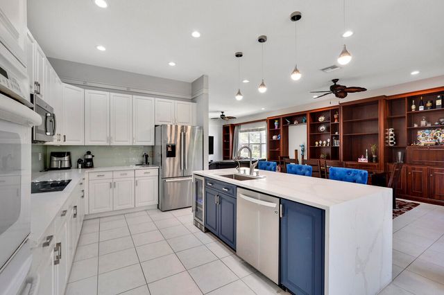 19084 Skyridge Circle, Boca Raton, FL 33498