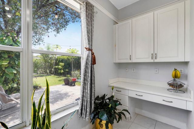 19084 Skyridge Circle, Boca Raton, FL 33498