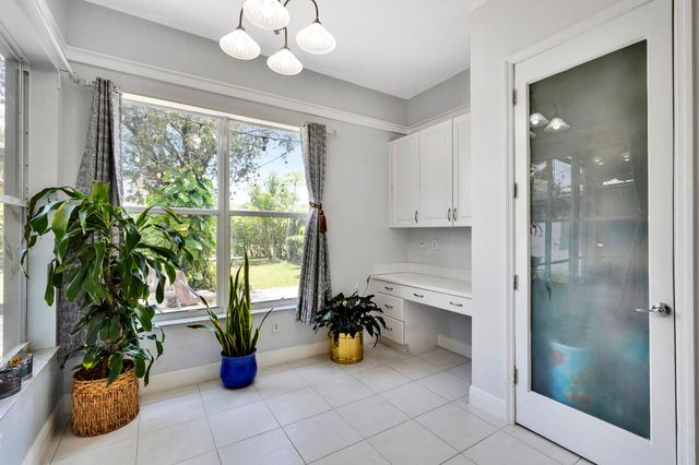 19084 Skyridge Circle, Boca Raton, FL 33498