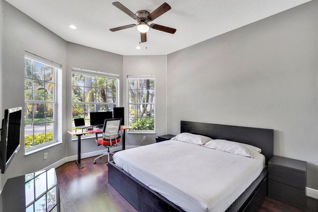 19084 Skyridge Circle, Boca Raton, FL 33498