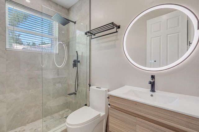 19084 Skyridge Circle, Boca Raton, FL 33498