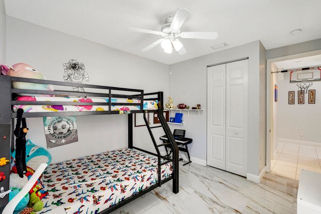 19084 Skyridge Circle, Boca Raton, FL 33498