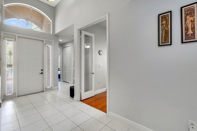 19084 Skyridge Circle, Boca Raton, FL 33498