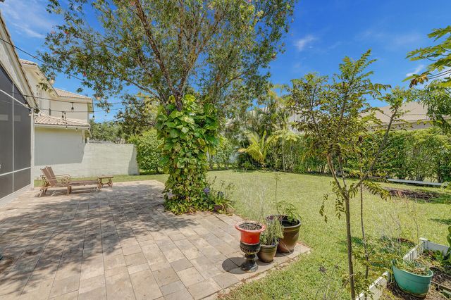 19084 Skyridge Circle, Boca Raton, FL 33498