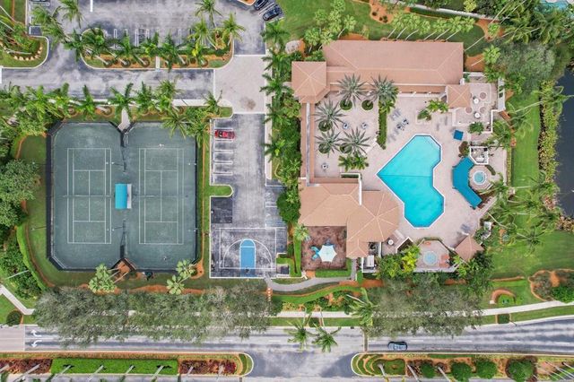 19084 Skyridge Circle, Boca Raton, FL 33498