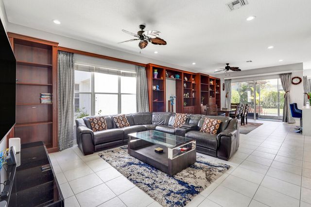 19084 Skyridge Circle, Boca Raton, FL 33498