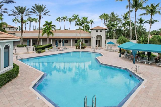 19084 Skyridge Circle, Boca Raton, FL 33498
