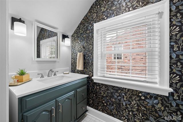 436 Couch Avenue, St Louis, MO 63122