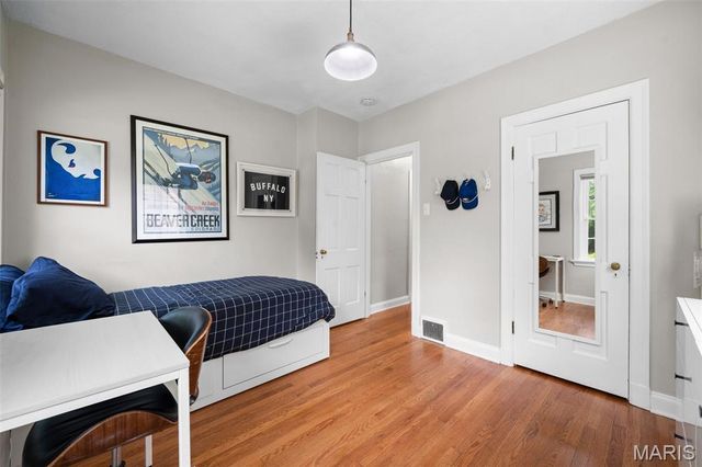 436 Couch Avenue, St Louis, MO 63122