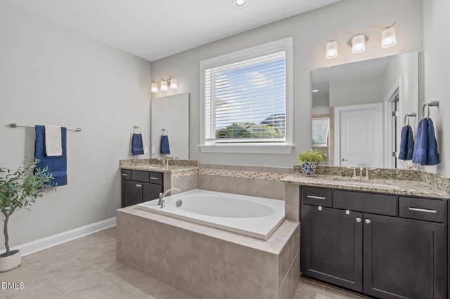 4917 Sunset Stream Drive, Fuquay Varina, NC 27526