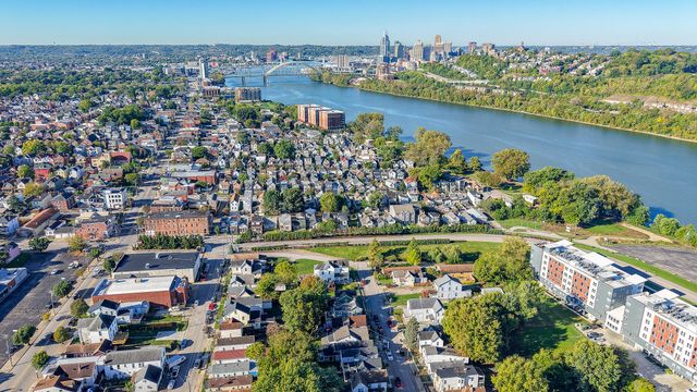 122 W 4th Avenue, Dayton, KY 41074