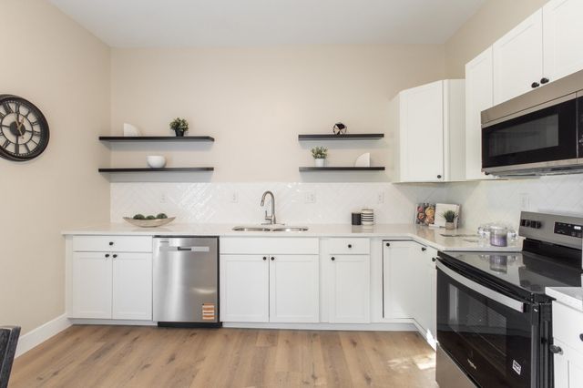 122 W 4th Avenue, Dayton, KY 41074