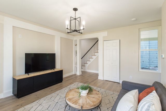 122 W 4th Avenue, Dayton, KY 41074