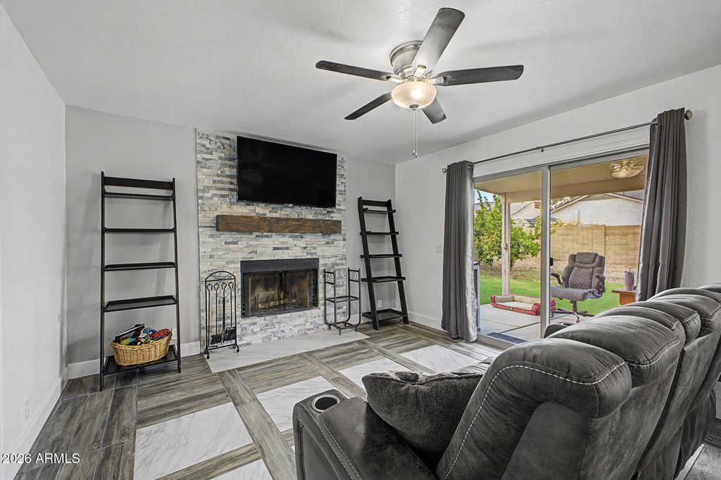 3926 W MARIPOSA GRANDE Lane, Glendale, AZ 85310 — photo 3