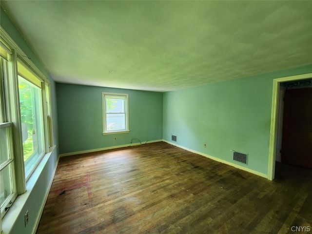 27 Brown Street, Lysander, NY 13027