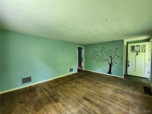 27 Brown Street, Lysander, NY 13027
