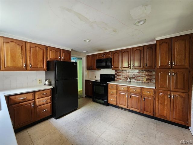 27 Brown Street, Lysander, NY 13027