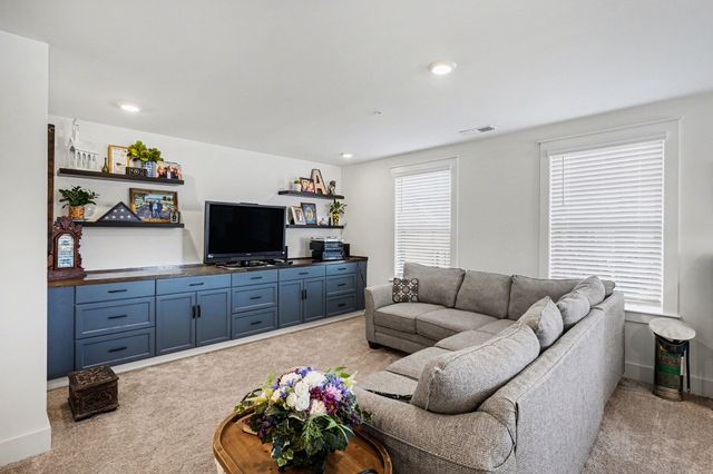 217 Southmen Ln, Spring Hill, TN 37174