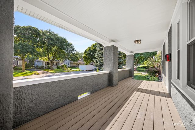 4633 Wolf Road, Western Springs, IL 60558