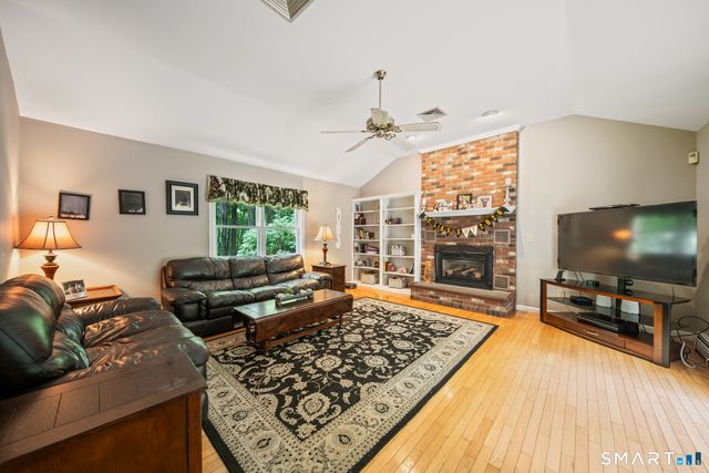 1302 Old Waterbury Road, Southbury, CT 06488