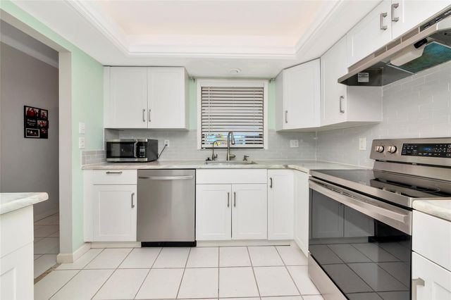 1720 LAKESIDE DRIVE 1716-B, Venice, FL 34293