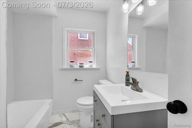 10013 Warwick Street, Detroit, MI 48228