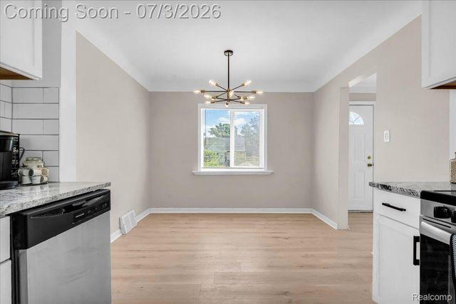 10013 Warwick Street, Detroit, MI 48228