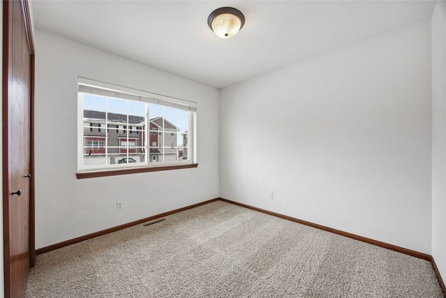 135 Woodstone Lane, Cedar Rapids, IA 52404