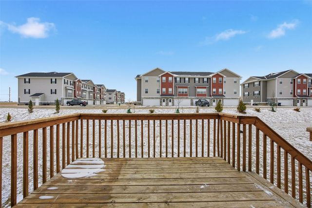 135 Woodstone Lane, Cedar Rapids, IA 52404