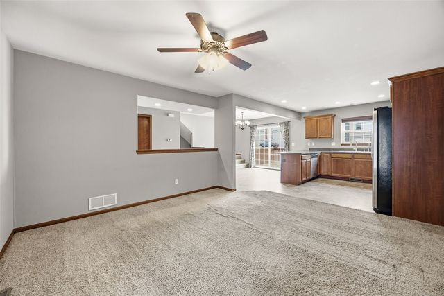 135 Woodstone Lane, Cedar Rapids, IA 52404