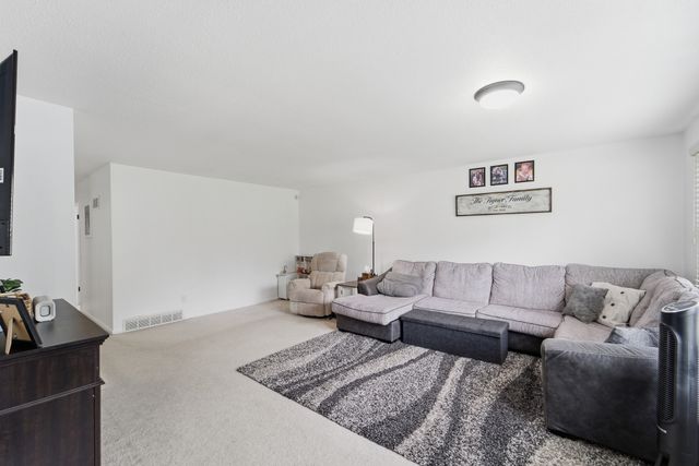 4207 SW 25th Street, Des Moines, IA 50321