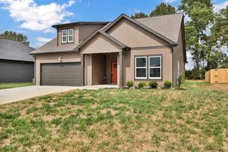 472 Herman Dr, Clarksville, TN 37042
