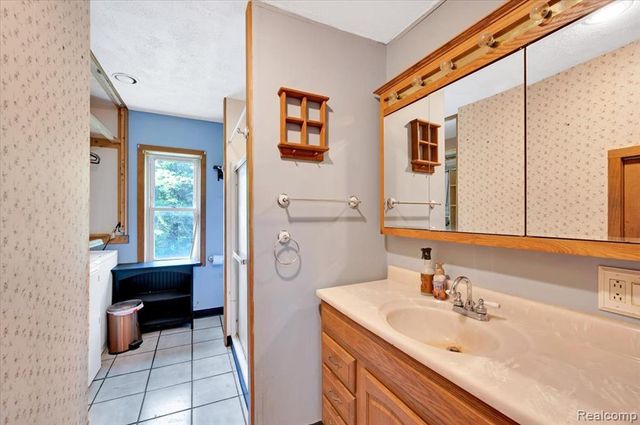 2200 W Oregon Street, Lapeer, MI 48446
