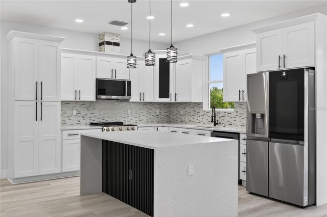6000 DELTONA BOULEVARD, Spring Hill, FL 34606