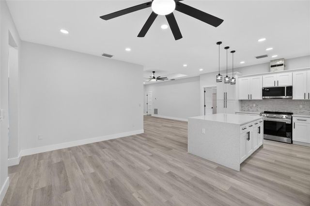 6000 DELTONA BOULEVARD, Spring Hill, FL 34606