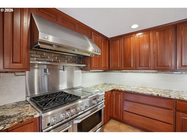 31415 Ne 74TH Ave, La Center, WA 98629