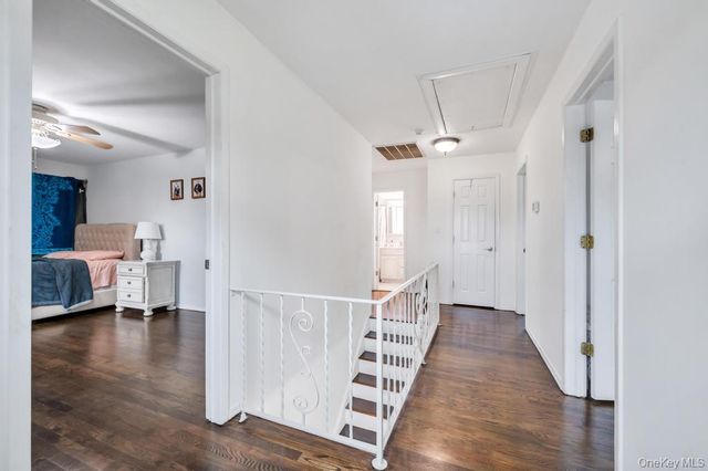 32 Beverly Street, Islip, NY 11751