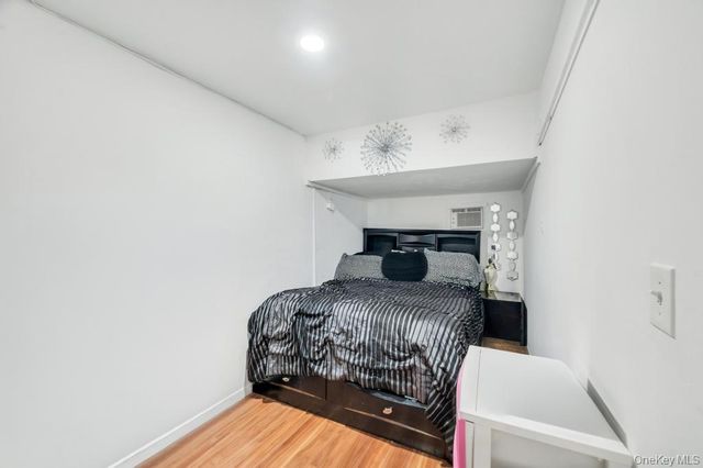 32 Beverly Street, Islip, NY 11751