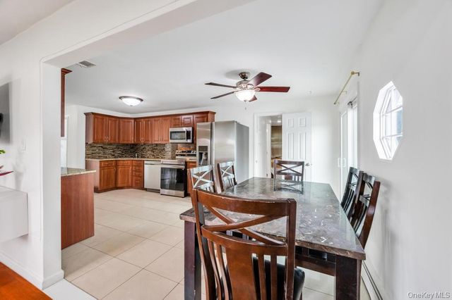 32 Beverly Street, Islip, NY 11751