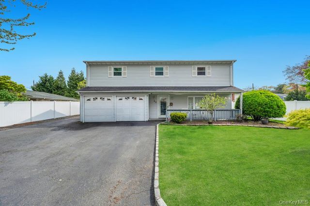 32 Beverly Street, Islip, NY 11751