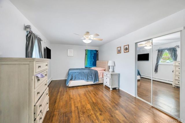 32 Beverly Street, Islip, NY 11751