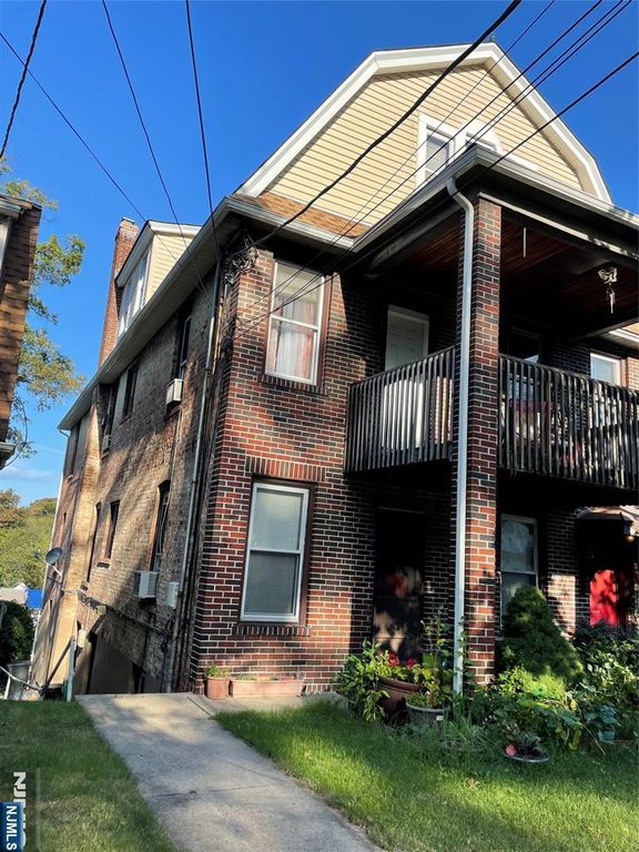 200 Ridgefield Avenue, Bogota, NJ 07603