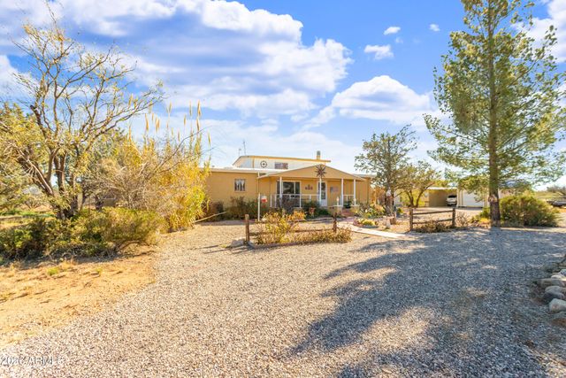 5681 S Moson Road, Hereford, AZ 85615