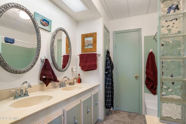 5681 S Moson Road, Hereford, AZ 85615