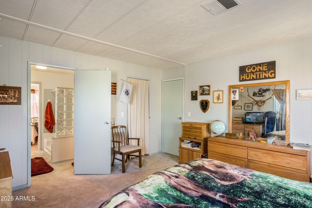 5681 S Moson Road, Hereford, AZ 85615