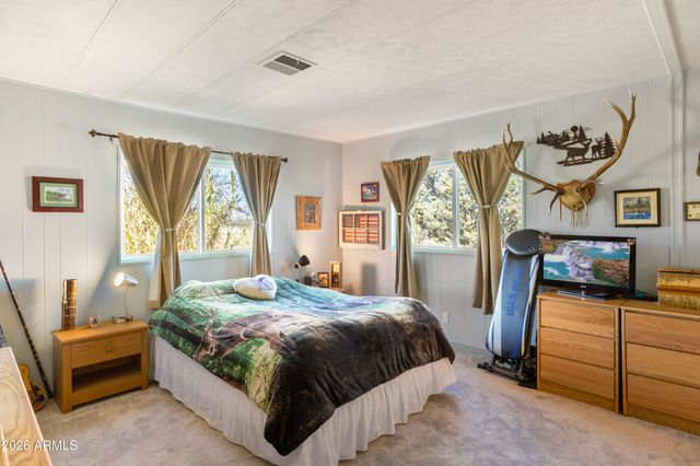 5681 S Moson Road, Hereford, AZ 85615