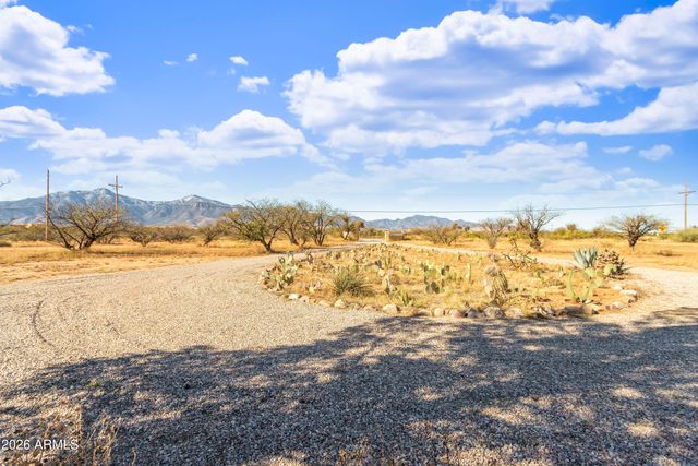 5681 S Moson Road, Hereford, AZ 85615