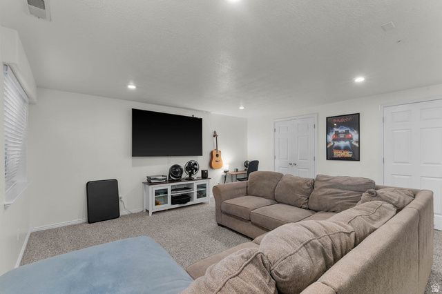 1398 N 2475 W, Clinton, UT 84015